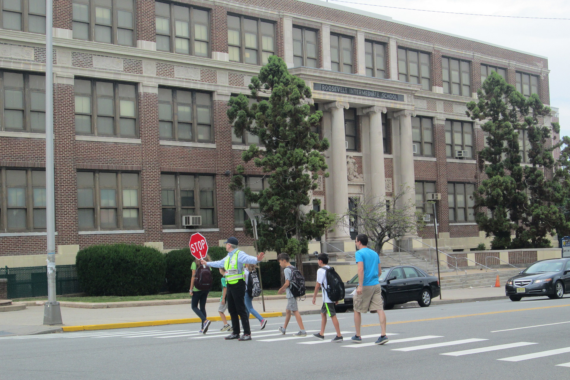 Crossing guard working in New Brunswick NJ
